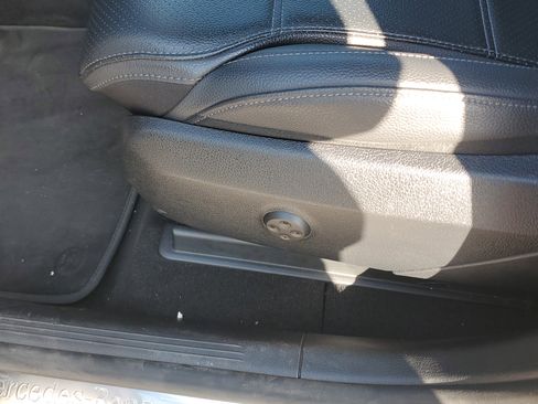 Used 2024 Mercedes-Benz GLC 300 w/ Winter Package image 24