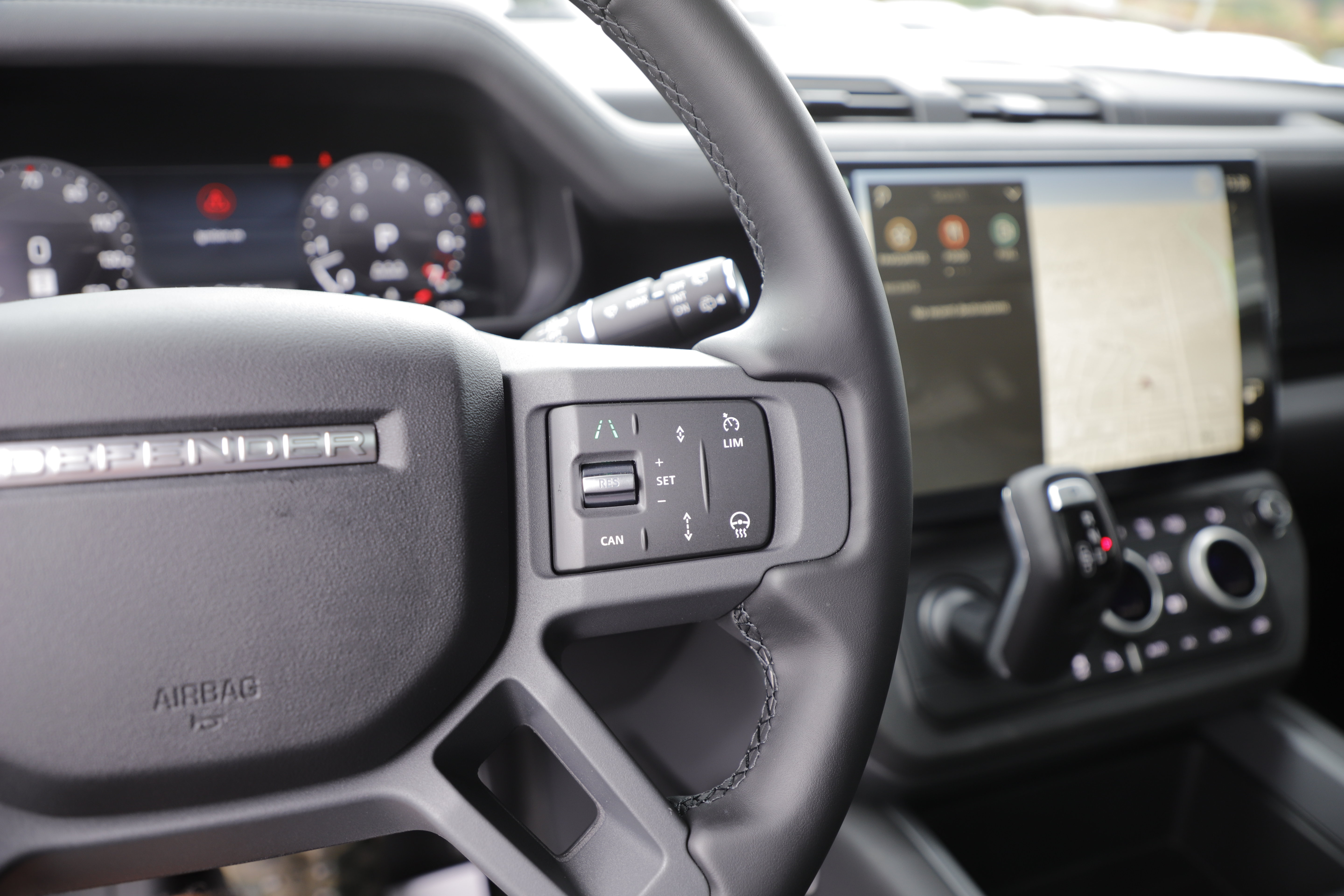 New 2026 Land Rover Defender 110 X-Dynamic SE AWD/4WD image 23