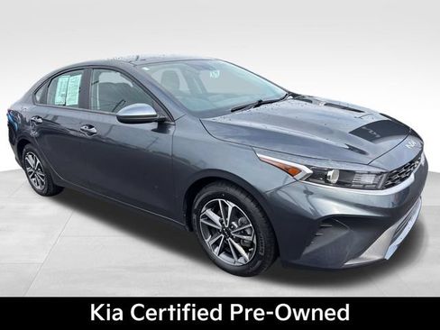 Used 2022 Kia Forte LXS FWD image 1