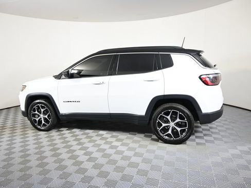 Used 2024 Jeep Compass Limited AWD/4WD image 3