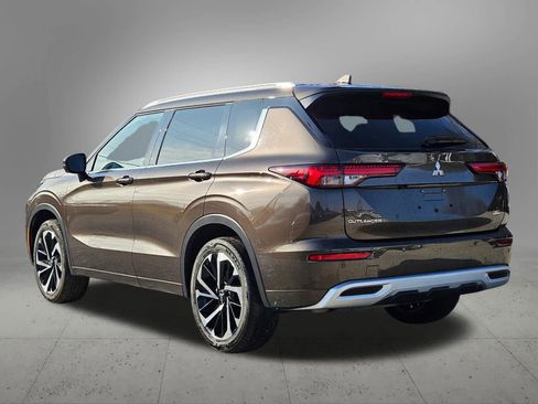Used 2022 Mitsubishi Outlander SEL image 3