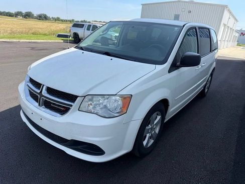 Used 2013 Dodge Grand Caravan SE FWD image 3