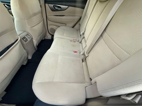 Used 2016 Nissan Rogue SV image 30