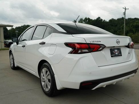 Used 2025 Nissan Versa S w/ Electronics Package FWD image 4