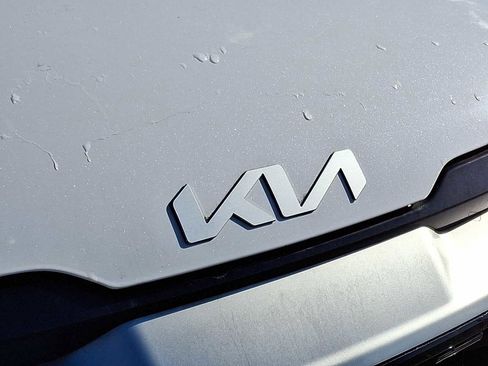 Used 2023 Kia Sportage EX image 5