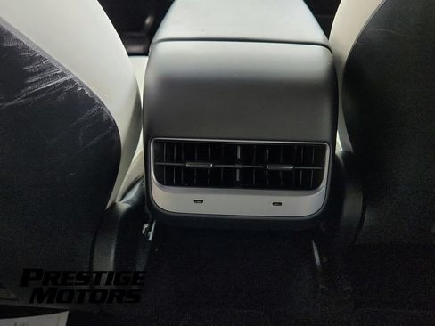 Used 2023 Tesla Model Y Long Range AWD/4WD image 22