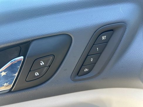 Used 2022 GMC Acadia Denali FWD image 18