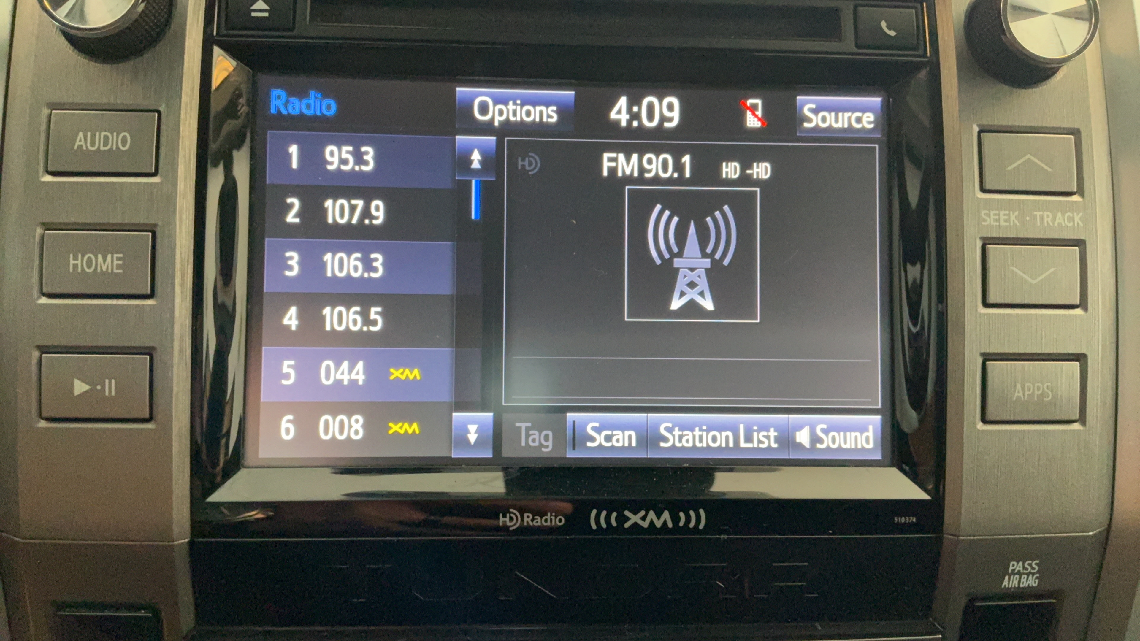 Used 2019 Toyota Tundra SR5 AWD/4WD image 11