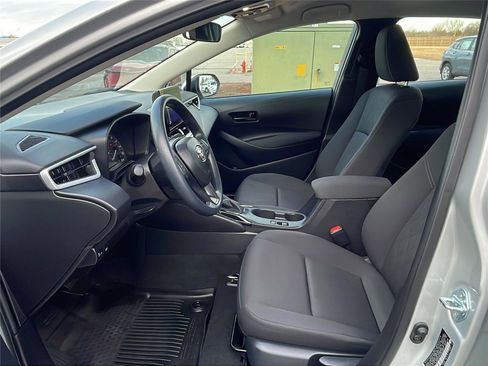 Used 2025 Toyota Corolla LE image 21