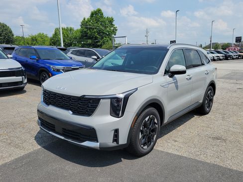 New 2026 Kia Sorento S w/ S Panoramic Sunroof Package FWD image 3