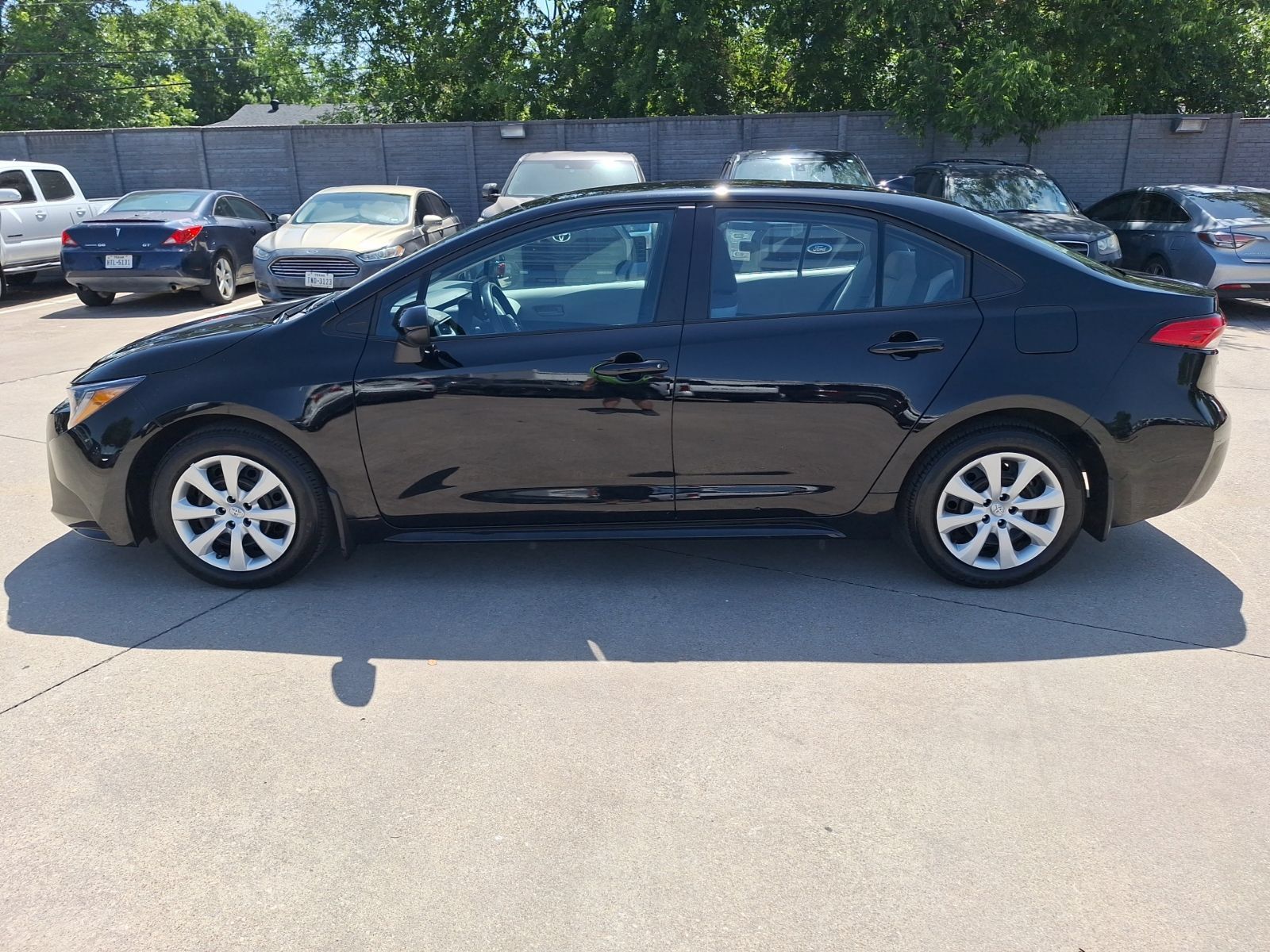 Used 2026 Toyota Corolla LE FWD image 3