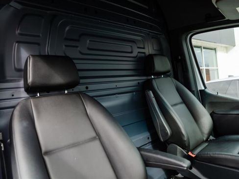 Used 2024 Mercedes-Benz Sprinter 3500 image 26