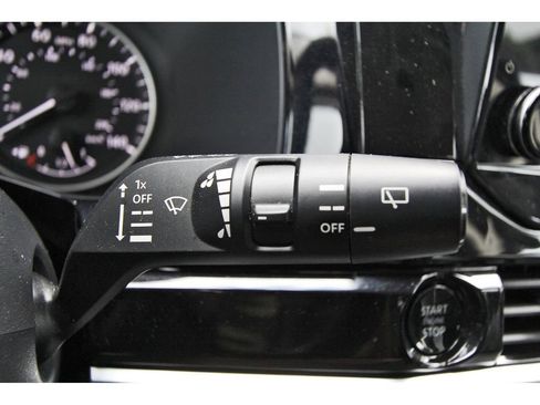 Used 2025 Nissan Pathfinder SL AWD/4WD image 18