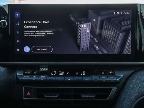 Used 2025 Toyota Camry XLE FWD image 13