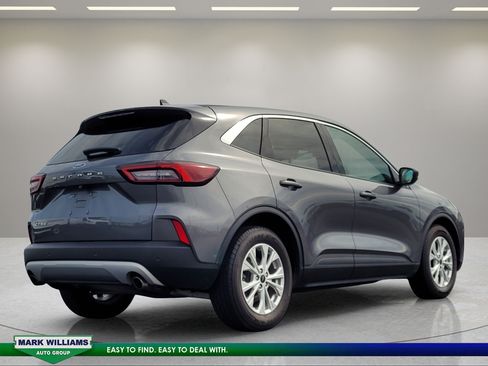 Used 2023 Ford Escape Active w/ Cold Weather Package FWD image 4