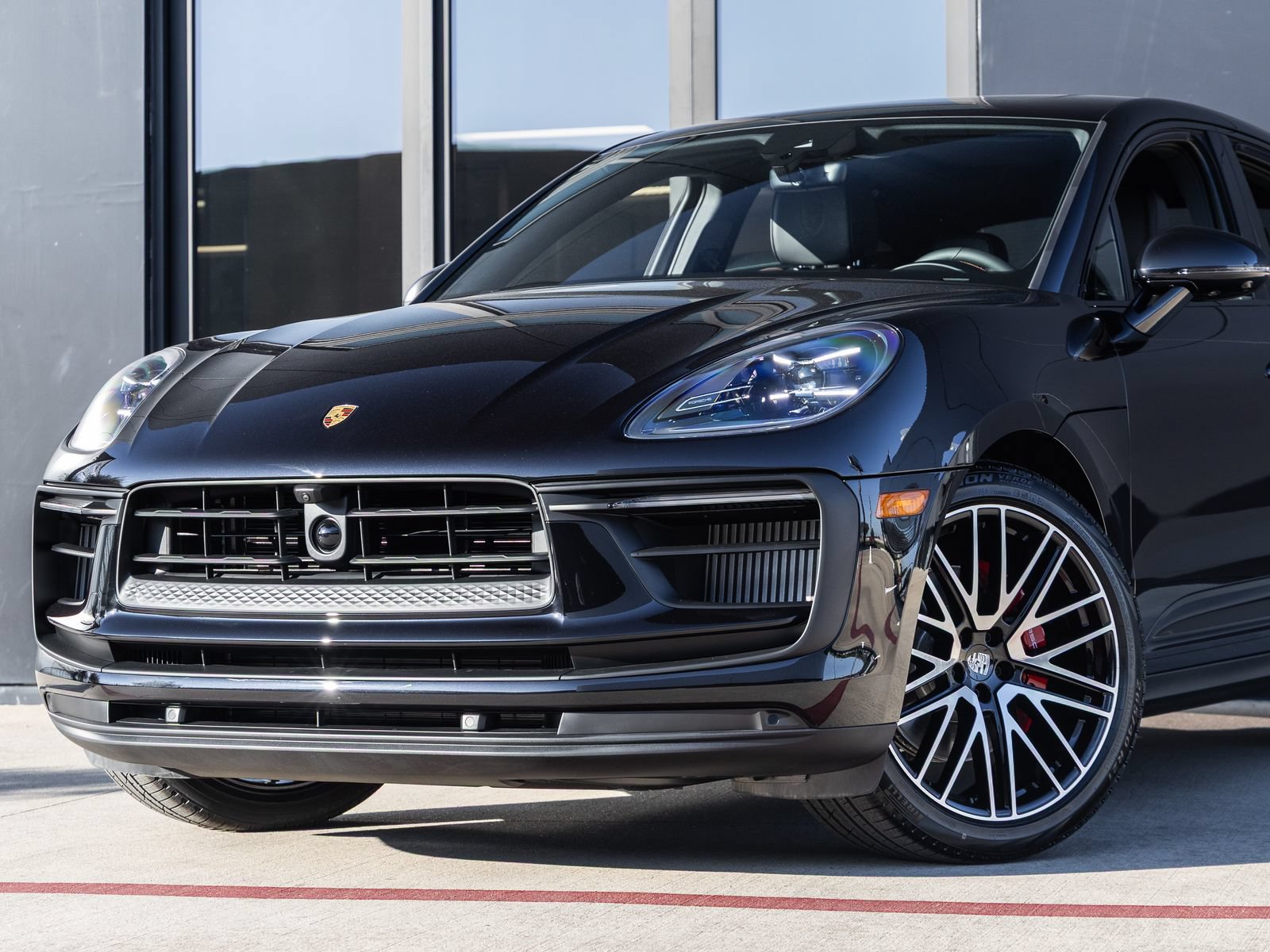 Certified 2026 Porsche Macan S AWD/4WD image 7