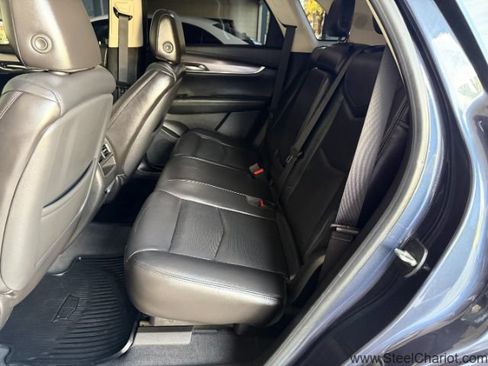 Used 2018 Cadillac XT5 Luxury w/ Driver Awareness Package FWD image 14