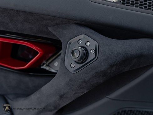 Used 2023 Lamborghini Huracan Tecnica image 26