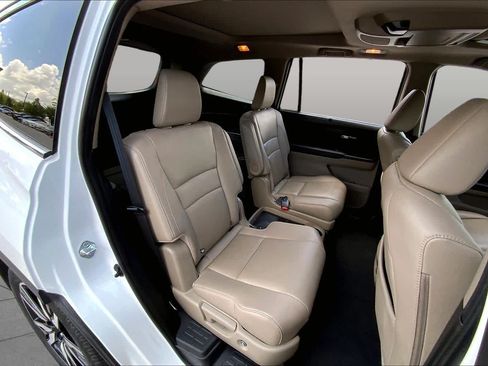 Used 2021 Honda Pilot Elite image 21