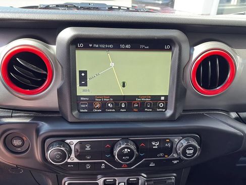 Used 2021 Jeep Wrangler Unlimited Sahara w/ Uconnect 4C Nav & Sound Group AWD/4WD image 6