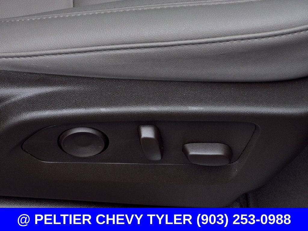 Used 2024 Chevrolet Tahoe Z71 w/ Luxury Package AWD/4WD image 13