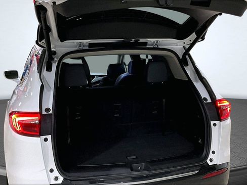 Used 2019 Buick Enclave Essence image 5