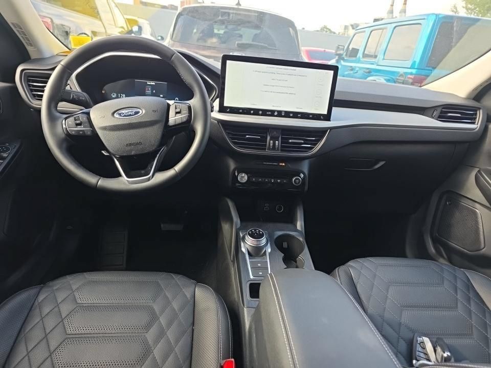 Used 2023 Ford Escape Platinum w/ Premium Technology Package AWD/4WD image 5