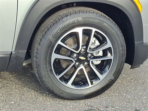 Used 2026 Chevrolet TrailBlazer LT w/ Driver Confidence Package image 8