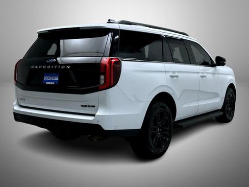 Used 2025 Ford Expedition Active AWD/4WD image 5