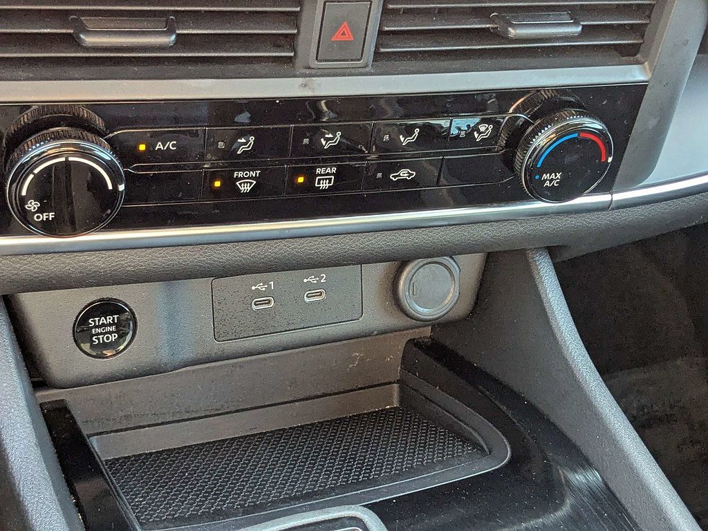 Used 2024 Nissan Rogue S AWD/4WD image 22