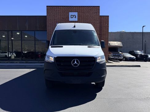 Used 2019 Mercedes-Benz Sprinter 170 Cargo image 2