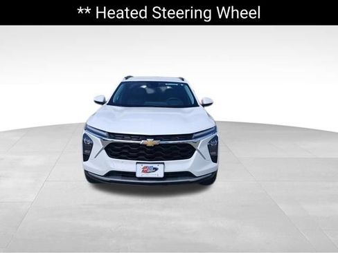 Used 2025 Chevrolet Trax LT w/ Driver Confidence Package FWD image 8