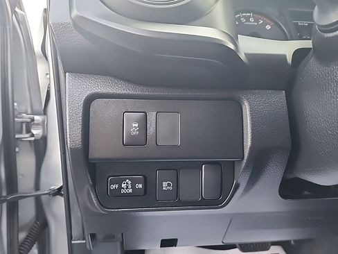 Used 2022 Toyota Tacoma SR image 18