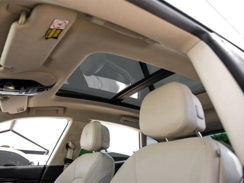 Used 2019 Maserati Levante Base image 5