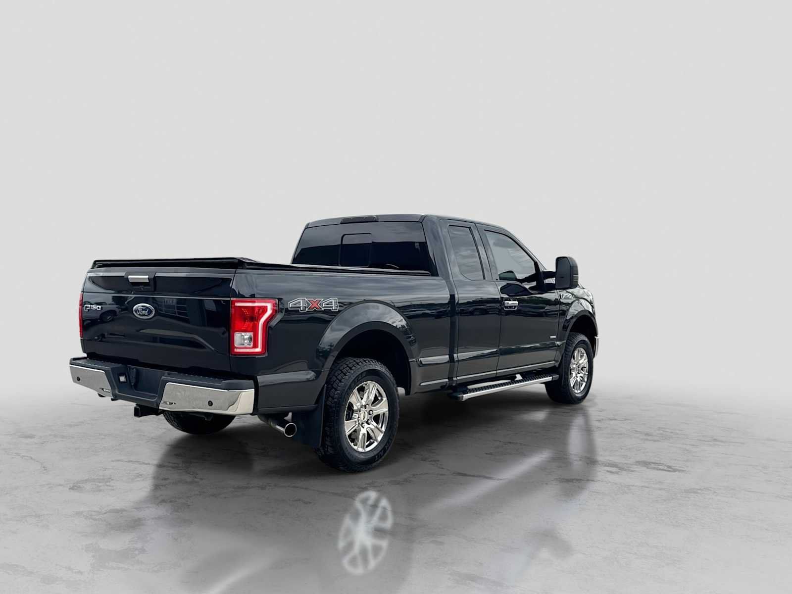 Used 2015 Ford F150 XLT w/ Equipment Group 302A Luxury AWD/4WD image 6