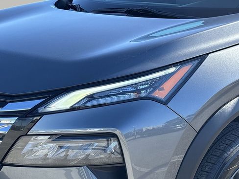 Used 2024 Nissan Rogue S image 6