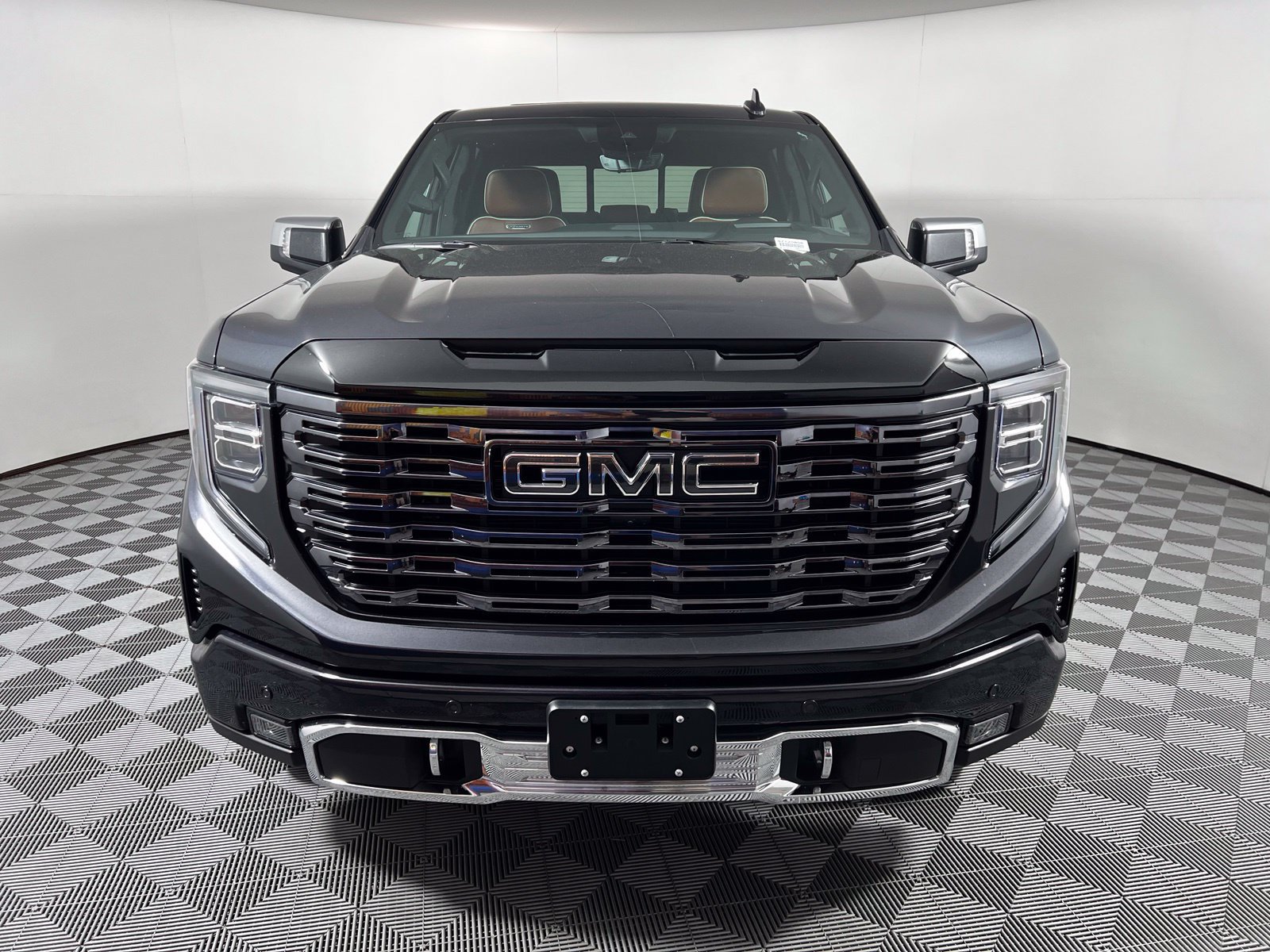 Used 2025 GMC Sierra 1500 Denali Ultimate AWD/4WD image 2