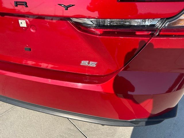 Used 2025 Toyota Camry SE FWD image 4