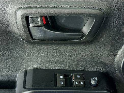 Used 2022 Toyota Tacoma SR image 22