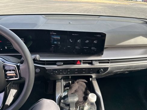 Certified 2024 Kia Sorento LX image 9