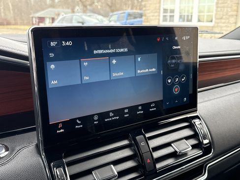 Used 2024 Lincoln Navigator L 4WD image 20