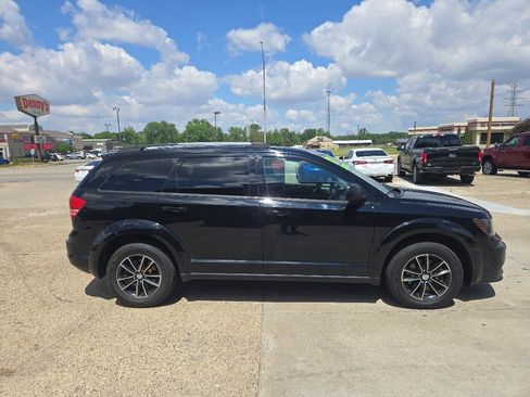 Used 2017 Dodge Journey SE w/ Flexible Seating Group FWD image 5