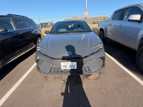 Used 2025 Toyota Camry XSE image 5