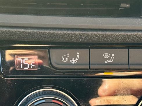 Used 2020 Volkswagen Jetta SEL image 30