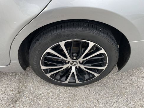 Used 2020 Toyota Camry SE FWD image 31