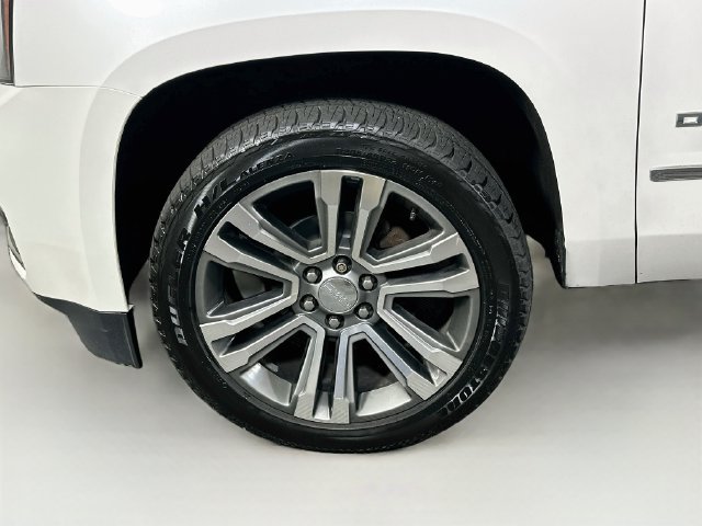 Used 2020 GMC Yukon XL Denali w/ Denali Premium Package AWD/4WD image 40