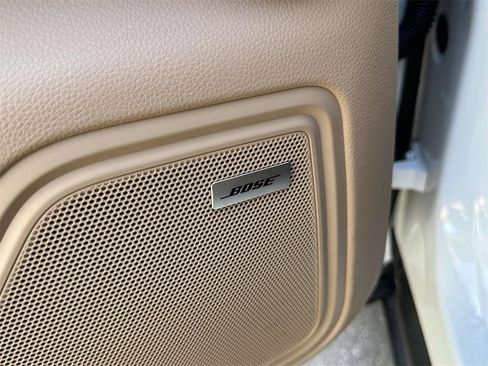 Used 2025 Porsche Macan image 18