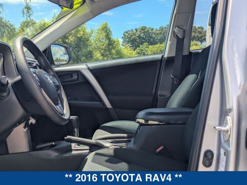 Used 2016 Toyota RAV4 LE FWD image 21