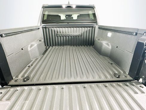 Used 2025 Toyota Tacoma TRD Off-Road image 28