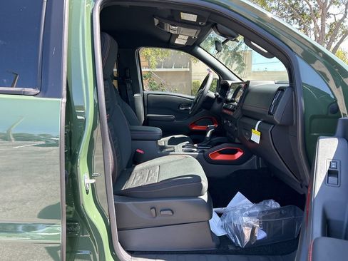 New 2025 Nissan Frontier PRO-4X w/ Pro Convenience Package image 35